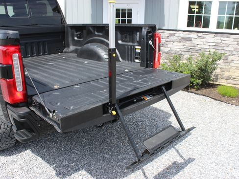 Used 2023 Ford F250 Lariat image 16