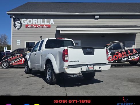Used 2017 Nissan Frontier image 5