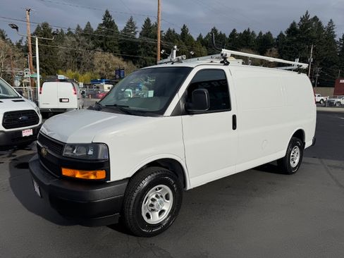 Used 2021 Chevrolet Express 2500 image 5