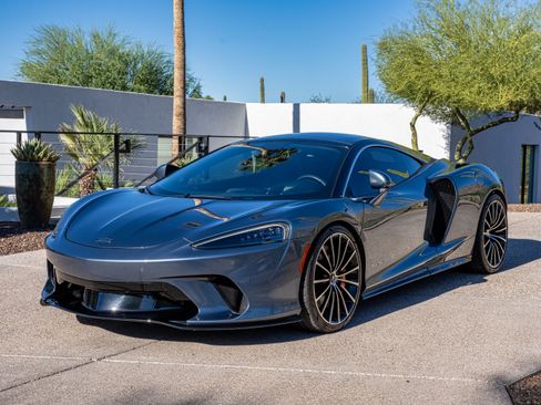 Used 2020 McLaren GT image 2