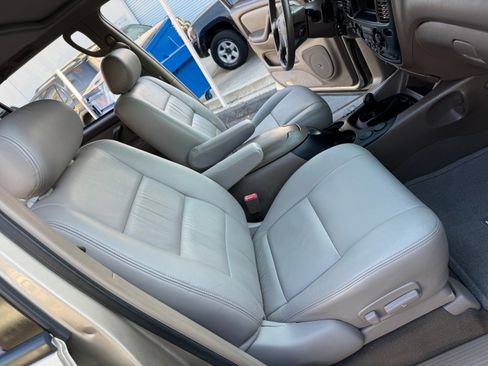 Used 2002 Toyota Sequoia SR5 image 21