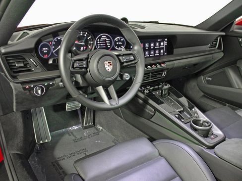 Used 2024 Porsche 911 Carrera GTS image 4