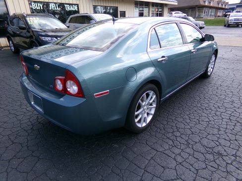 Used 2009 Chevrolet Malibu LTZ FWD image 4