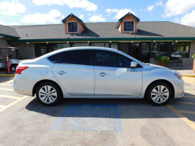 Used 2018 Nissan Sentra S FWD image 10