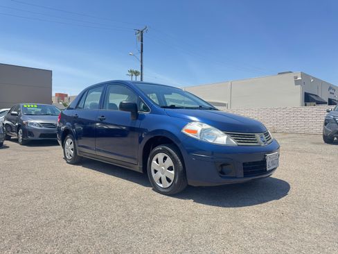 Used 2010 Nissan Versa Sedan FWD image 11