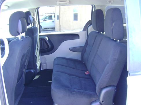 Used 2017 Dodge Grand Caravan SE image 10