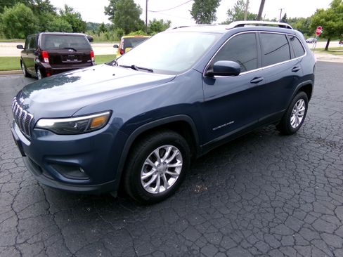 Used 2019 Jeep Cherokee 4WD Latitude image 1