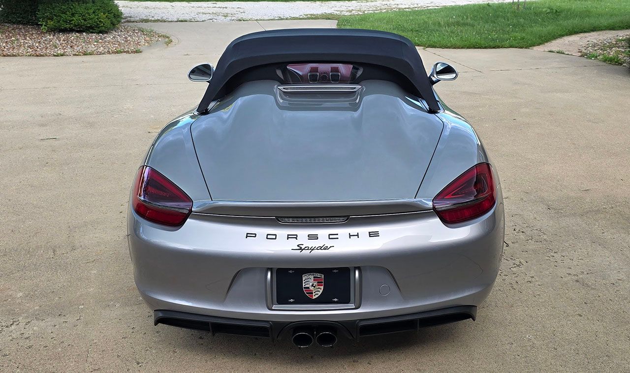 Used 2016 Porsche Boxster Spyder RWD image 12