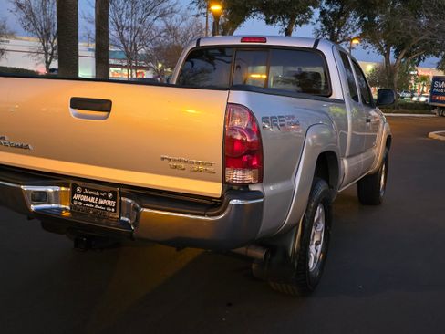 Used 2007 Toyota Tacoma PreRunner image 9