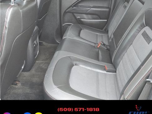 Used 2015 GMC Canyon SLE image 18