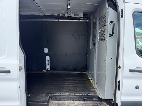 Used 2015 Ford Transit 250 148 Medium Roof RWD image 8