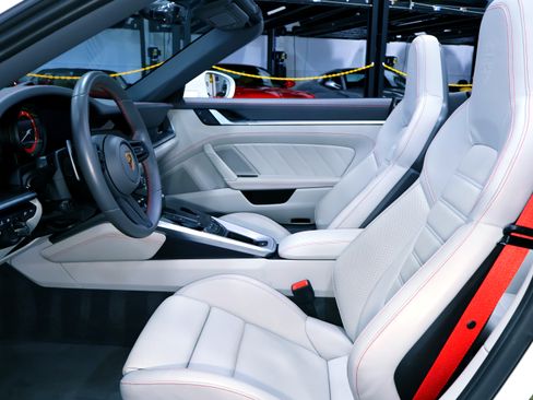 Used 2024 Porsche 911 Carrera 4S image 12