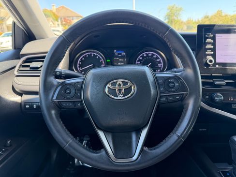 Used 2023 Toyota Camry SE w/ Nightshade FWD image 10