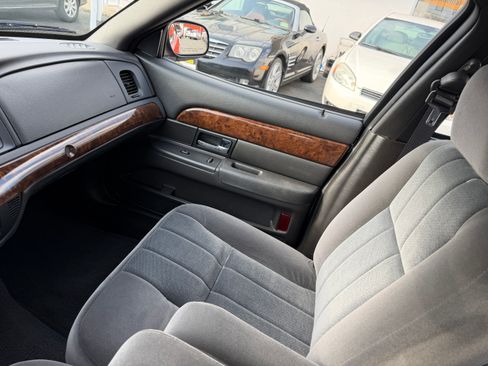 Used 2008 Mercury Grand Marquis GS image 10