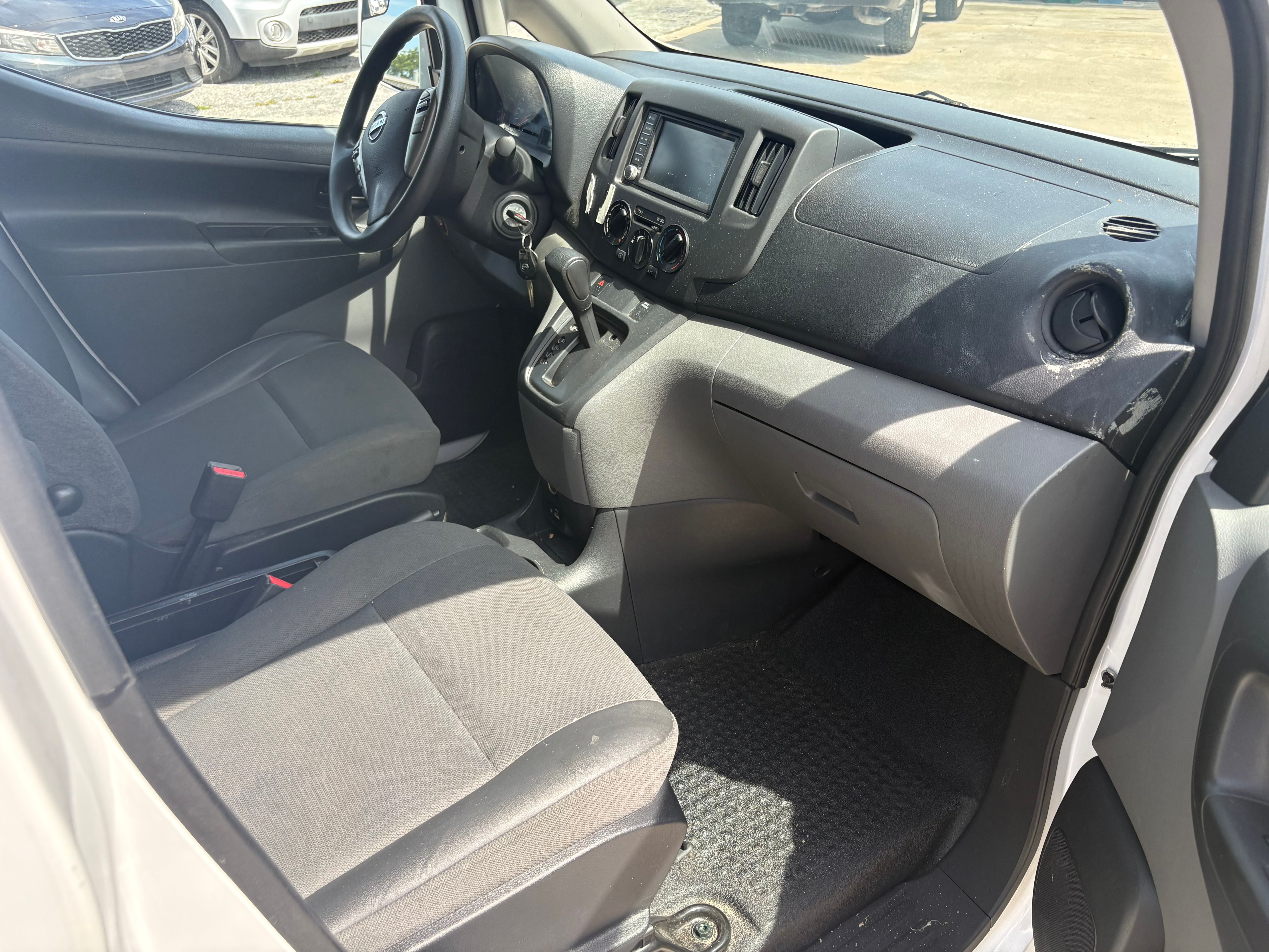 Used 2020 Nissan NV200 S FWD image 9