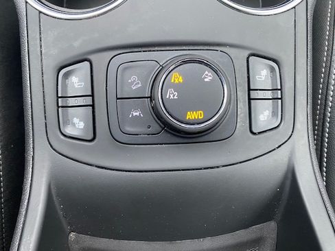 Used 2024 GMC Terrain SLT image 11