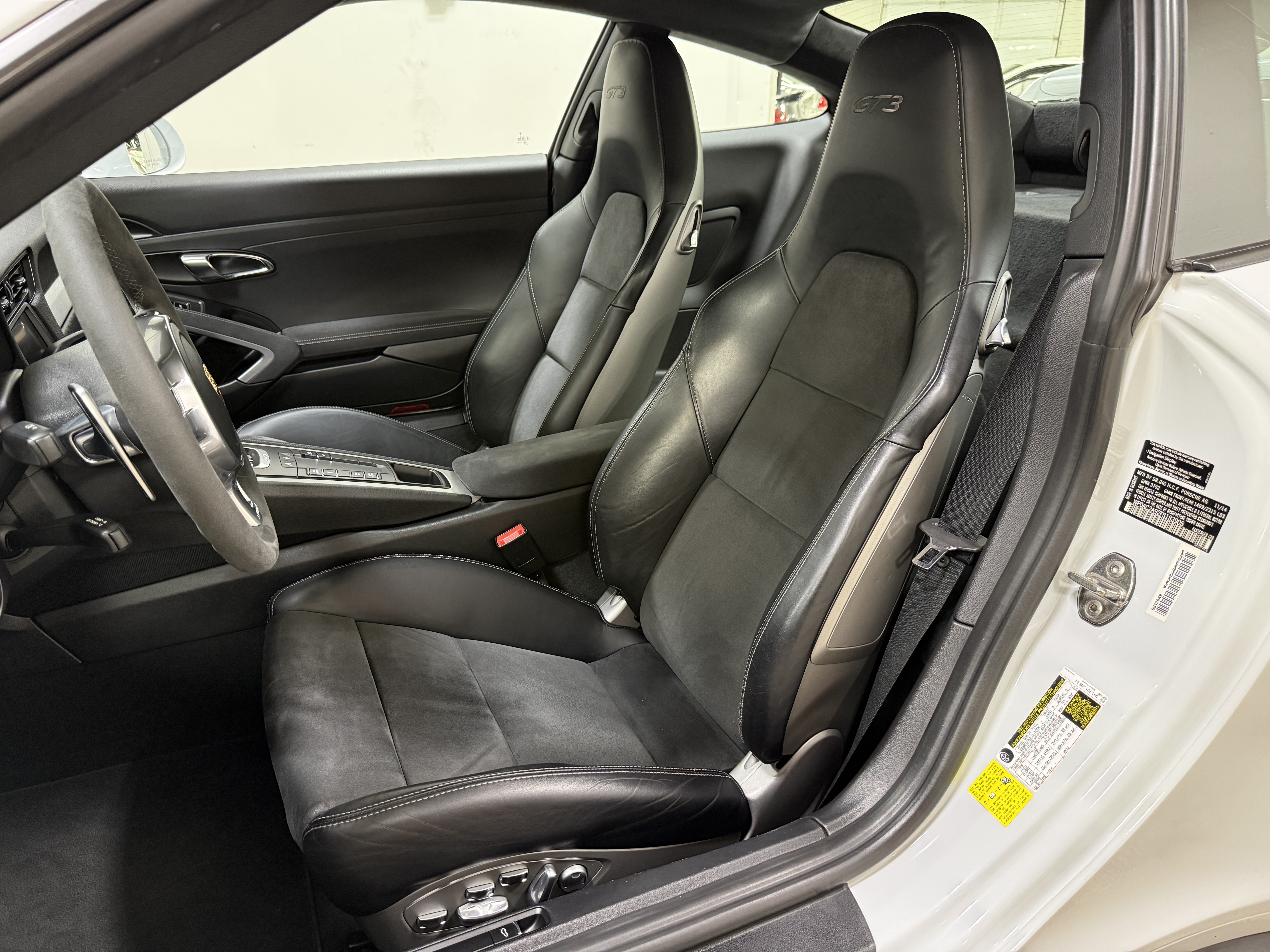 Used 2015 Porsche 911 GT3 RWD image 16