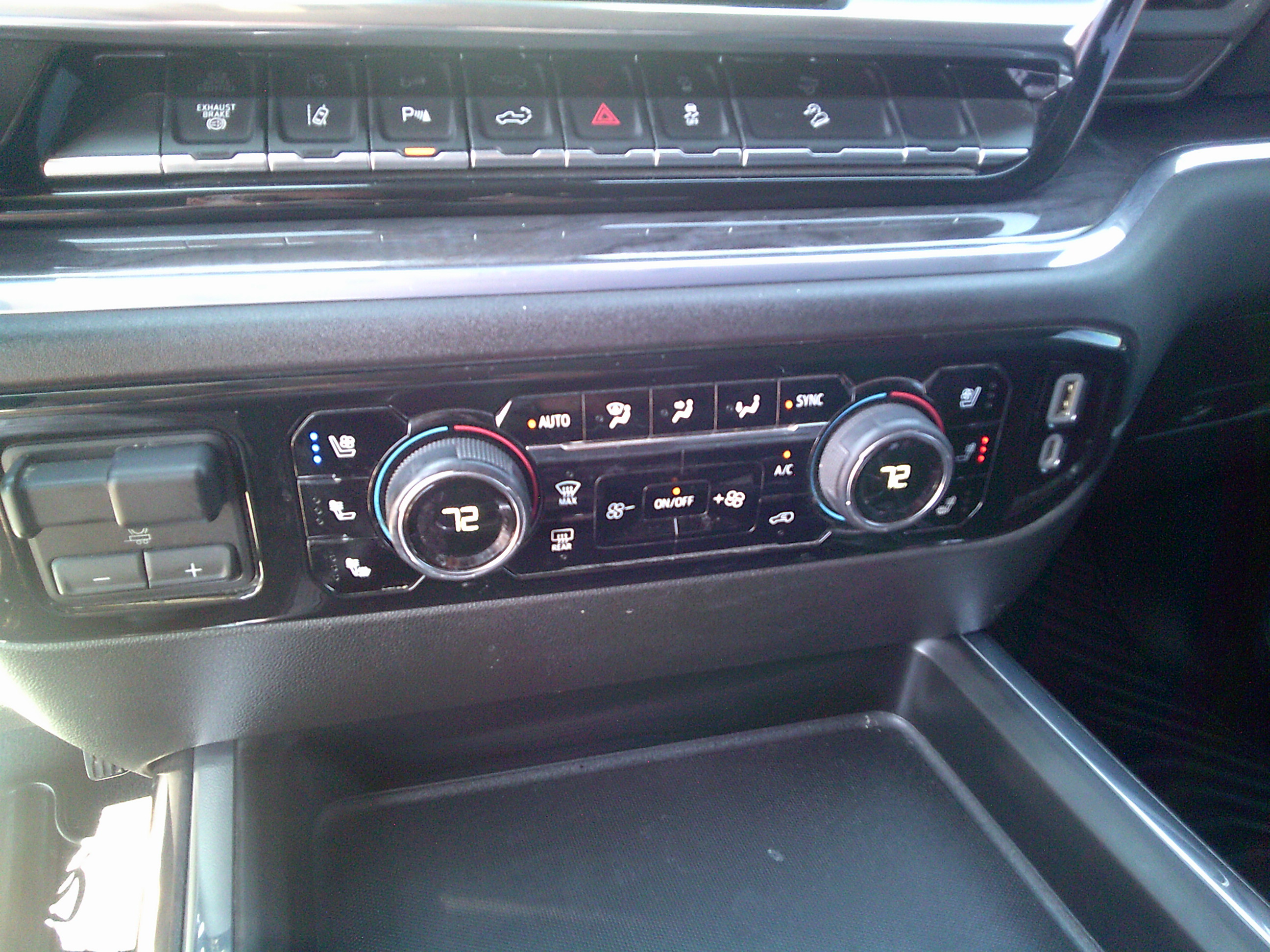 Used 2024 Chevrolet Silverado 2500 LTZ AWD/4WD image 18