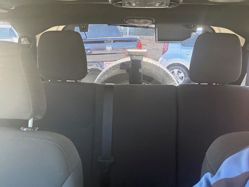 Used 2018 Jeep Wrangler Unlimited Sport image 18