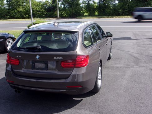 Used 2014 BMW 328i xDrive Wagon AWD/4WD image 10