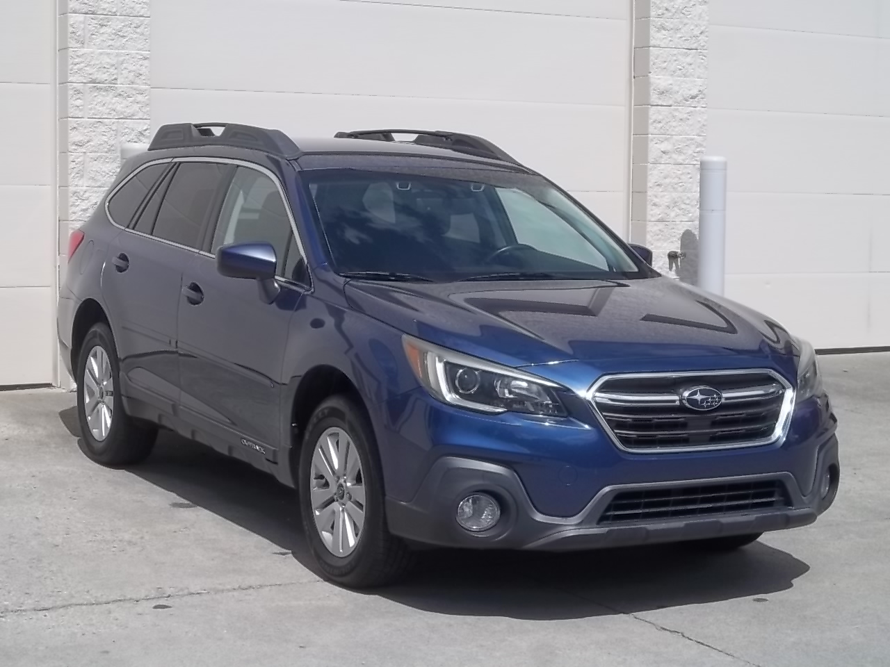 Used 2019 Subaru Outback 2.5i Premium AWD/4WD image 3