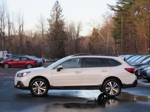 Used 2019 Subaru Outback 2.5i Limited image 4