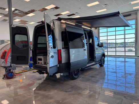 Used 2025 Mercedes-Benz Sprinter 2500 image 8