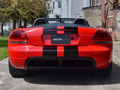 Used 2006 Dodge Viper SRT-10 image 16