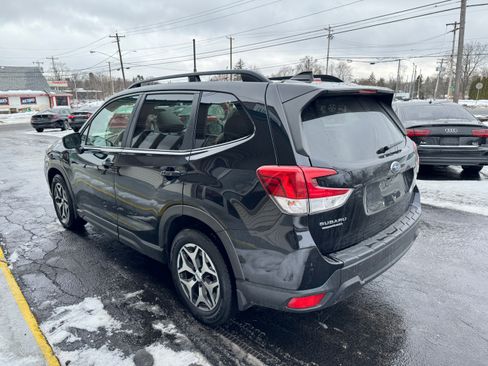 Used 2019 Subaru Forester Premium image 4