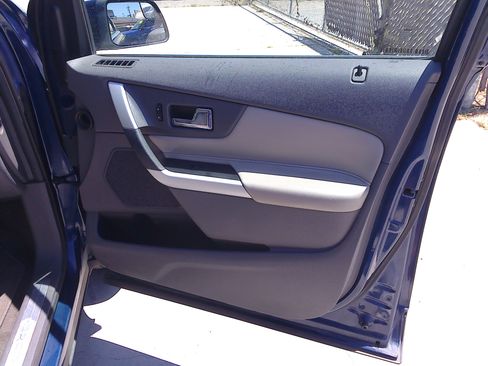 Used 2012 Ford Edge Limited FWD image 11