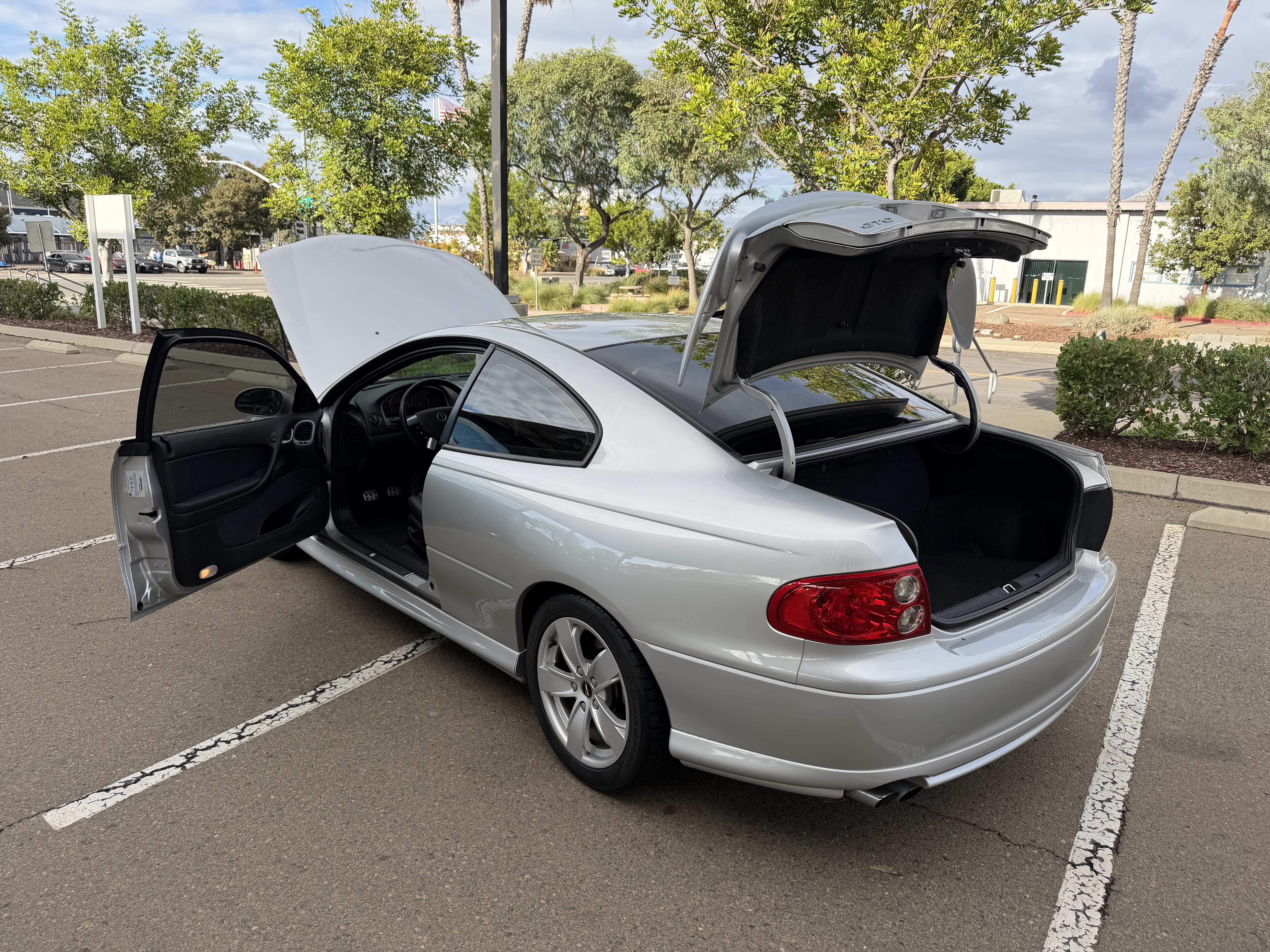 Used 2004 Pontiac GTO UNAVAIL RWD image 40