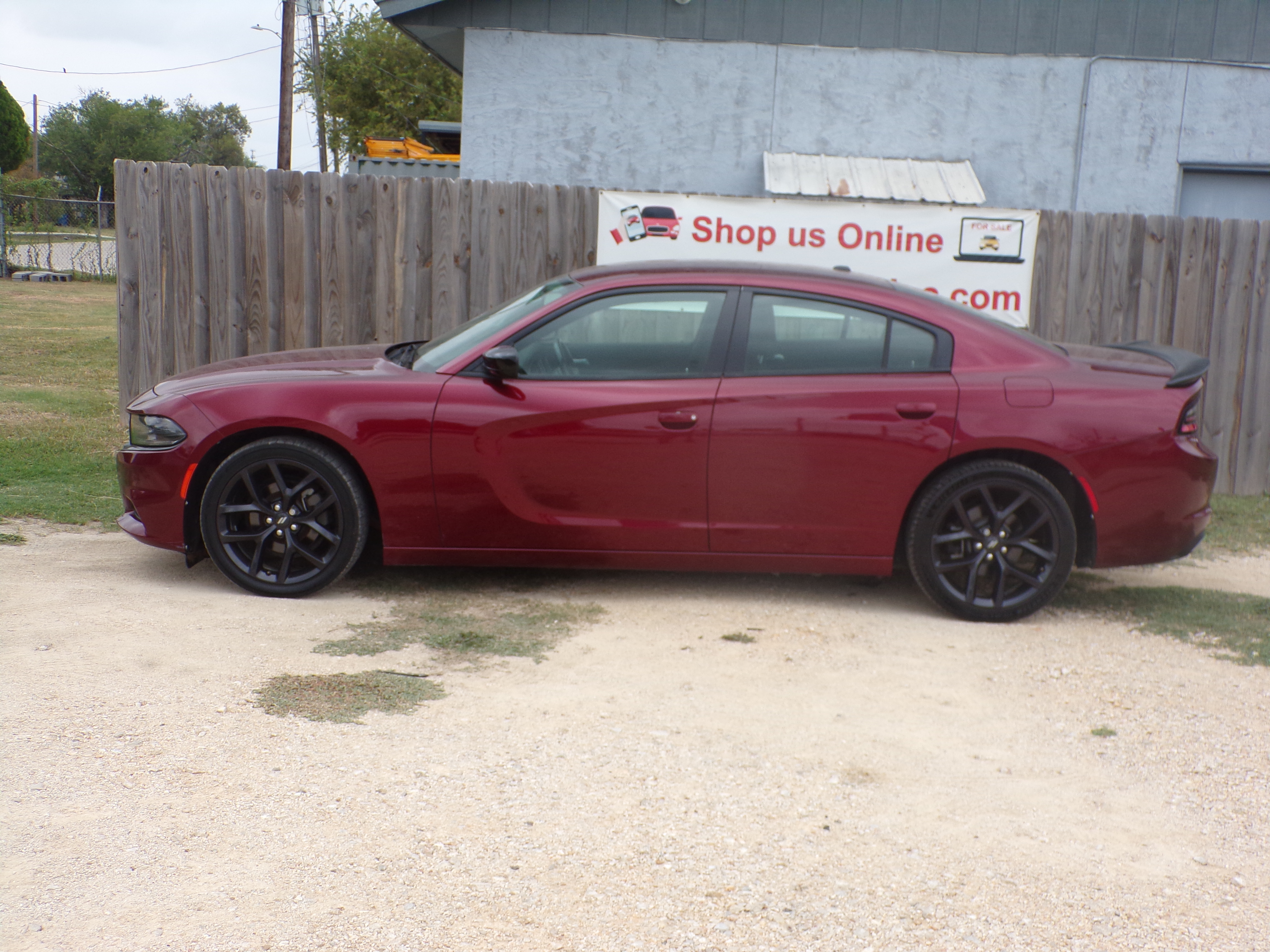 Used 2020 Dodge Charger SXT RWD image 2