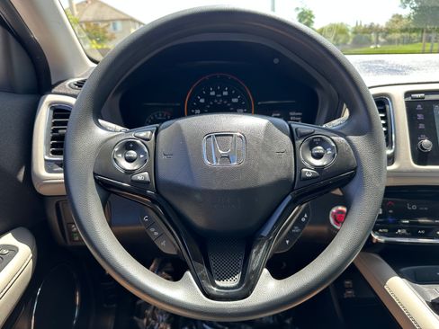 Used 2019 Honda HR-V EX image 10