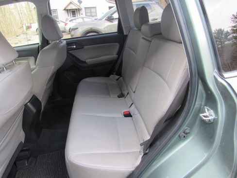 Used 2014 Subaru Forester 2.5i Limited image 15