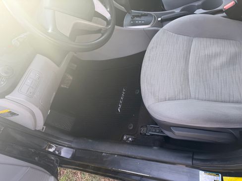 Used 2016 Hyundai Accent SE image 35