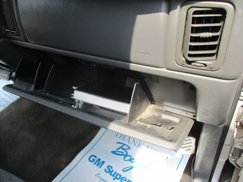 Used 2005 Chevrolet Silverado 1500 2WD Regular Cab image 22