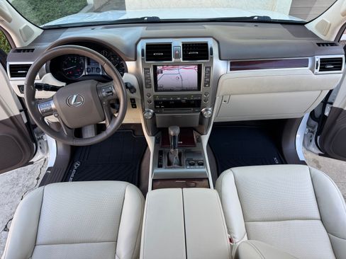 Used 2011 Lexus GX 460 image 38