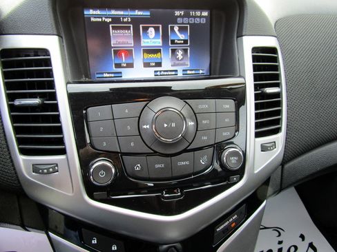 Used 2014 Chevrolet Cruze LT image 18