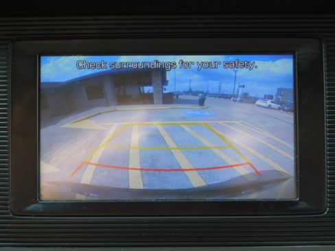 Used 2019 Hyundai Elantra SE image 16