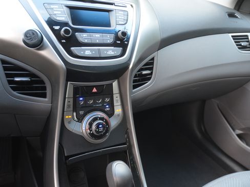Used 2013 Hyundai Elantra GLS FWD image 16