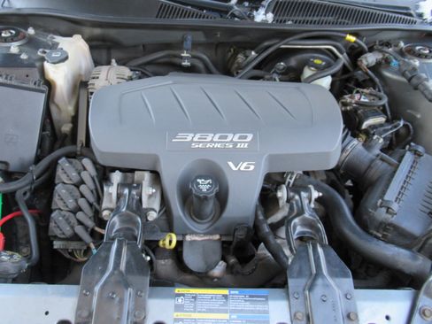 Used 2005 Buick LaCrosse CX image 15