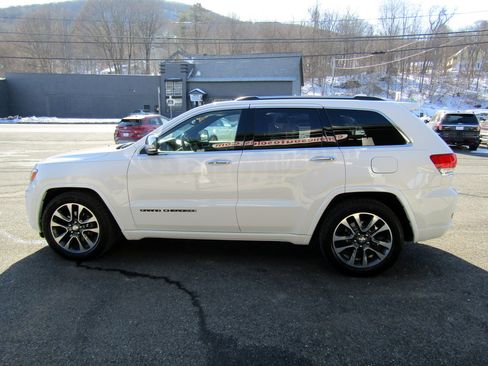 Used 2017 Jeep Grand Cherokee Overland image 5
