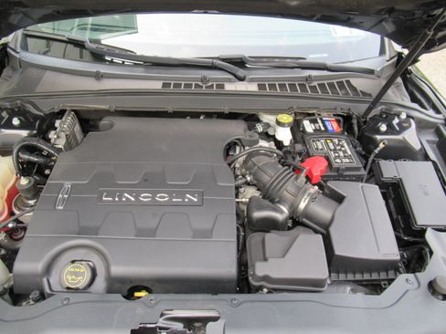 Used 2019 Lincoln Continental AWD Select image 17