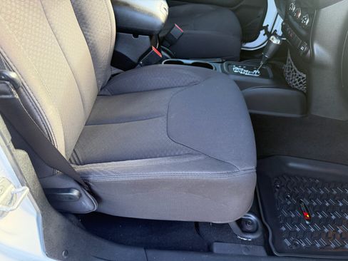 Used 2013 Jeep Wrangler Unlimited Sport image 58