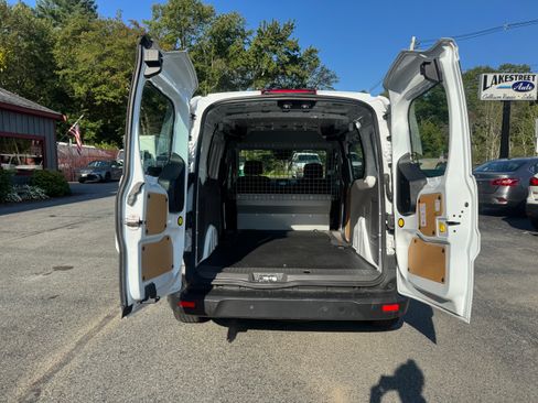 Used 2023 Ford Transit Connect XL image 11