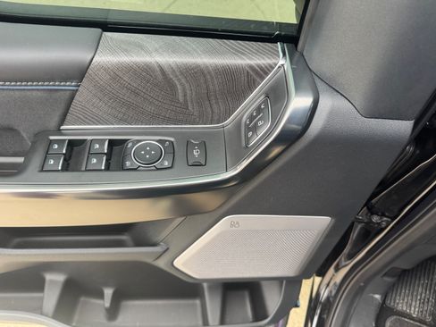 Used 2025 Ford F350 Platinum image 23