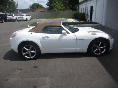 Used 2009 Saturn Sky image 10