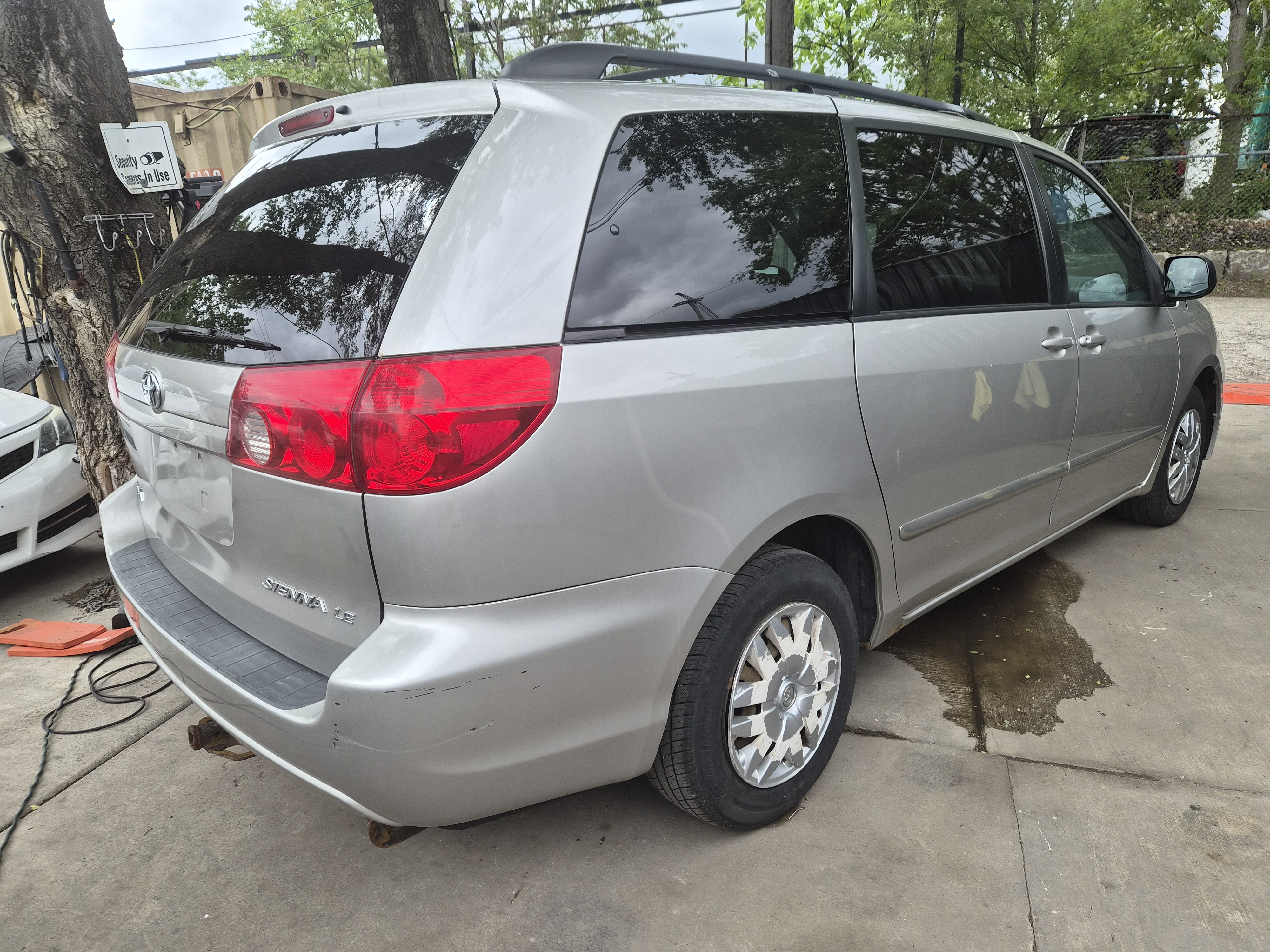 Used 2009 Toyota Sienna LE FWD image 4