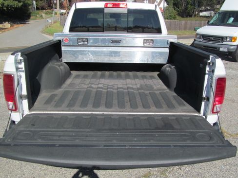 Used 2014 RAM 1500 Laramie image 7