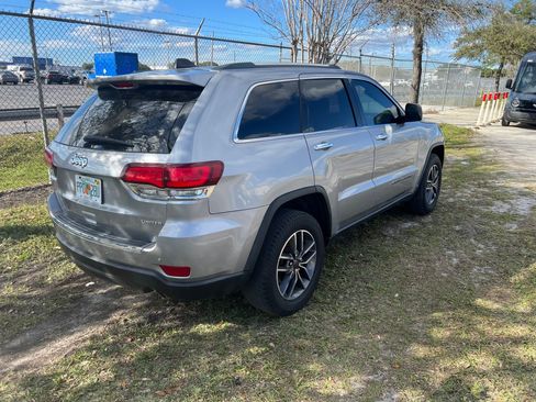 Used 2020 Jeep Grand Cherokee Limited image 3